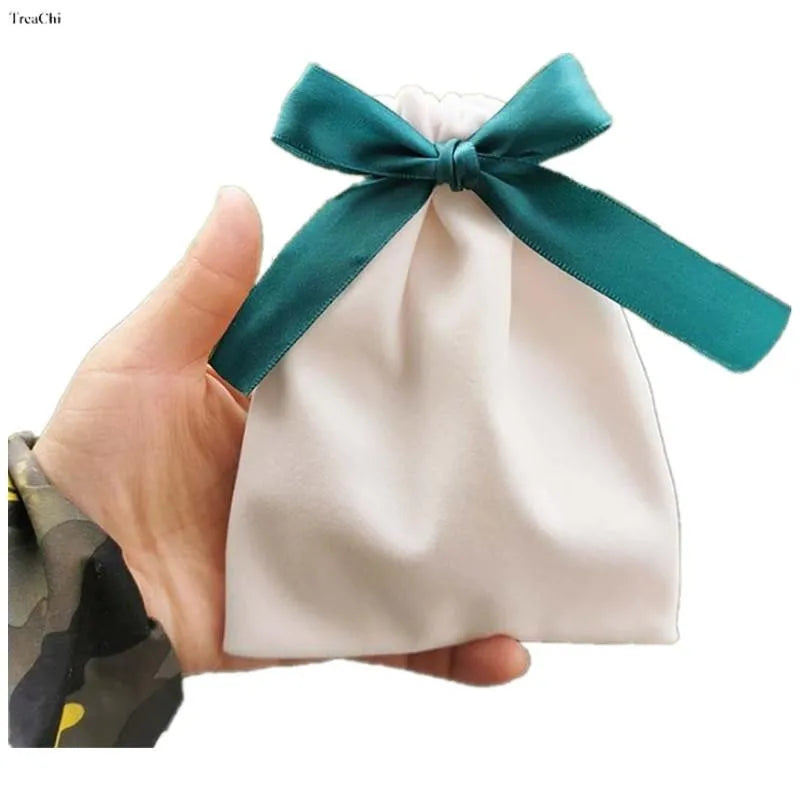 Handmade Flannel Pouches Velvet Ribbon Gift Bags Jewelry Bowknot Sack Makeup Lipstick Drawstring Pouch Party Wedding Gifts 50Pcs