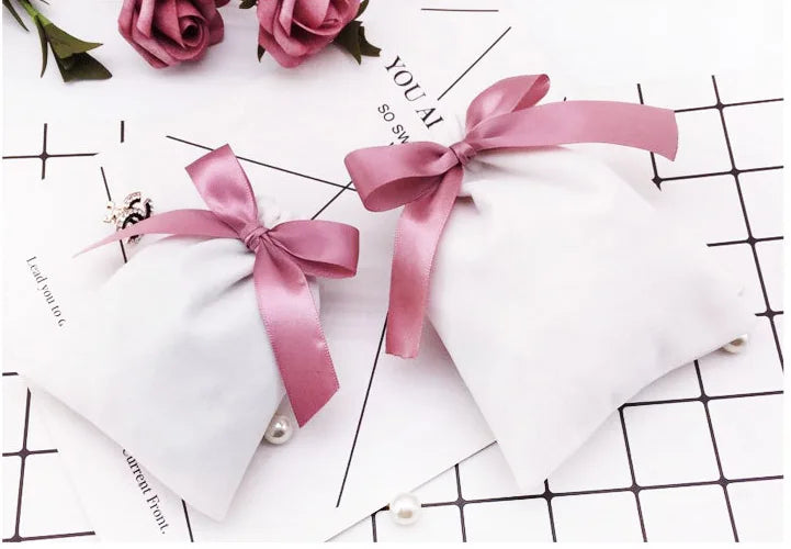 Handmade Flannel Pouches Velvet Ribbon Gift Bags Jewelry Bowknot Sack Makeup Lipstick Drawstring Pouch Party Wedding Gifts 50Pcs