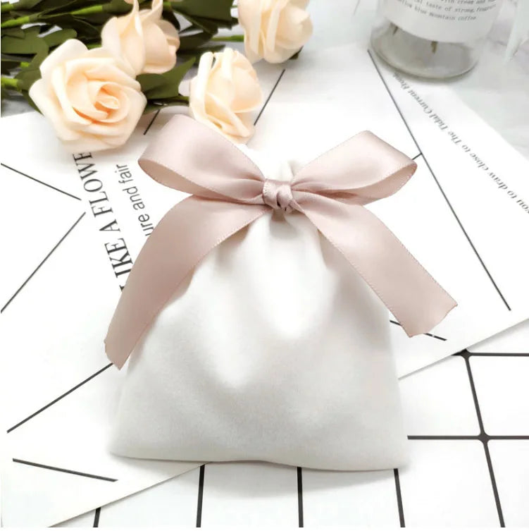 Handmade Flannel Pouches Velvet Ribbon Gift Bags Jewelry Bowknot Sack Makeup Lipstick Drawstring Pouch Party Wedding Gifts 50Pcs