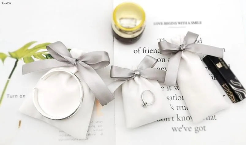 Handmade Flannel Pouches Velvet Ribbon Gift Bags Jewelry Bowknot Sack Makeup Lipstick Drawstring Pouch Party Wedding Gifts 50Pcs